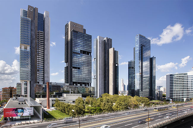 SHOPPING MALL/ MIXED USE