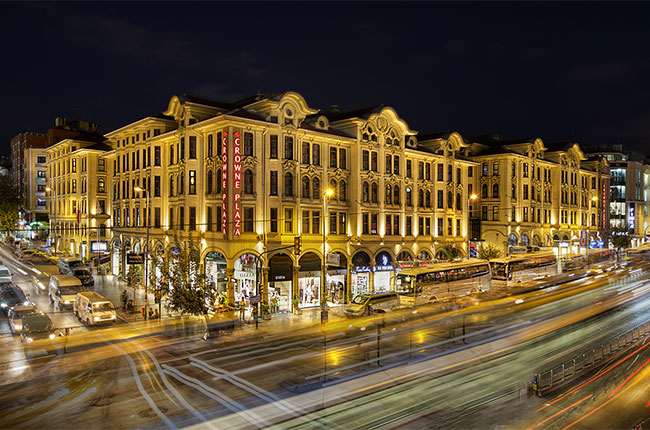 CROWNE PLAZA HOTEL