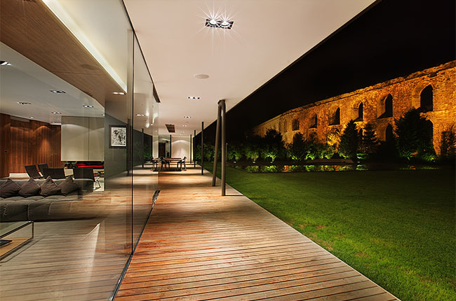 O HOUSE