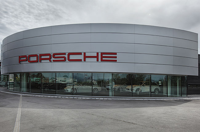 PORSCHE